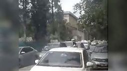 Quiero que se haga público porqué los de Tránsito no vienen a la calle La Gaviota y Champagnat, en el shopping Champagnat, es una locura, no se puede transitar. Marcelo..