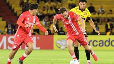 Tomás Molina no podrá estar en la revancha en La Paternal. Tomás Molina no podrá estar en la revancha en La Paternal.