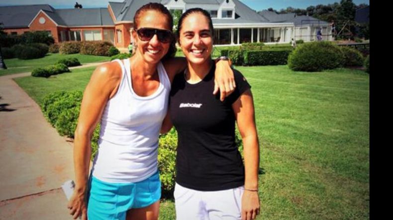 Florencia Molinero y la capitana María José Gaidano palpitando el gran desafío..