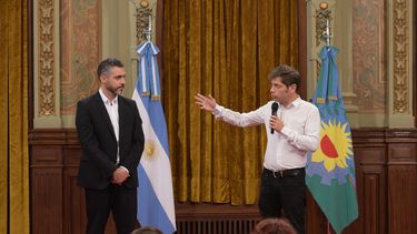 CAMPAÑA DE ADHESIÓN. Cristian Girard, titular de ARBA, junto a Kicillof.