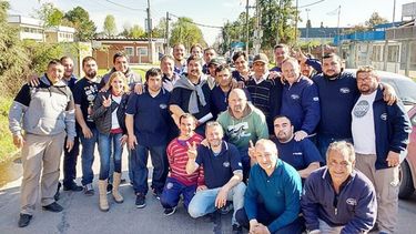 TRIUNFO. Trabajadores y sindicalistas celebraron el fin del conflicto..