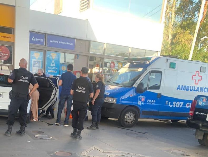 Tras el alumbramiento, madre e hijos fueron trasladado a un centro de salud.