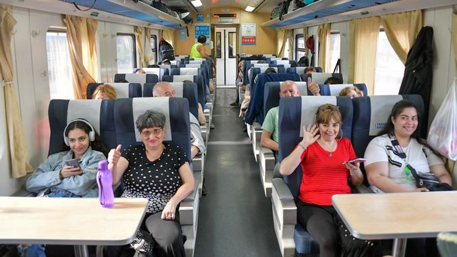 Los pasajes de trenes de larga distancia para el verano salen a la venta