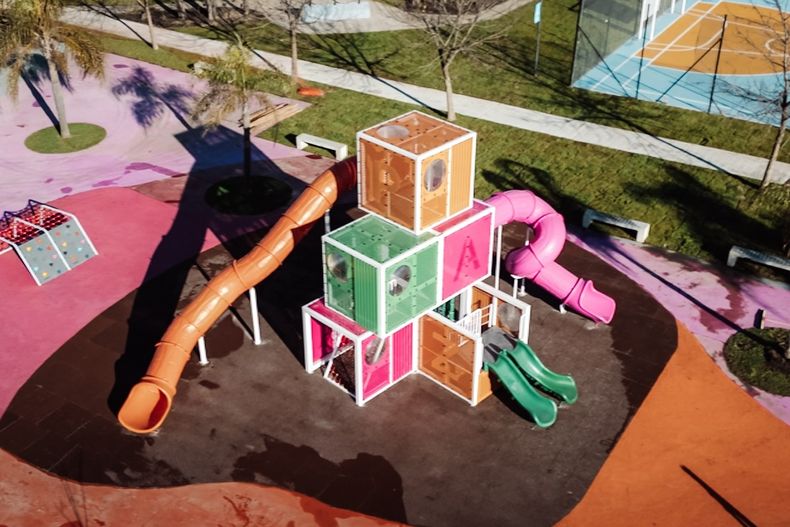 La plaza de Peruzzotti está completamente remodelada.
