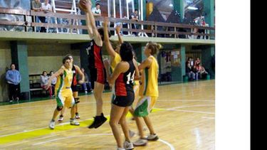 El Rojinegro sumó su 2ª caída; fue 64-51 ante Social..