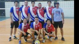 El primer equipo de Muni Pilar no necesitó jugar para subirse al podio..