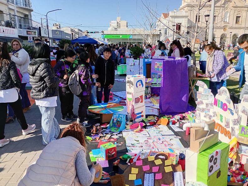Bibliópolis regresó al centro de Pilar.