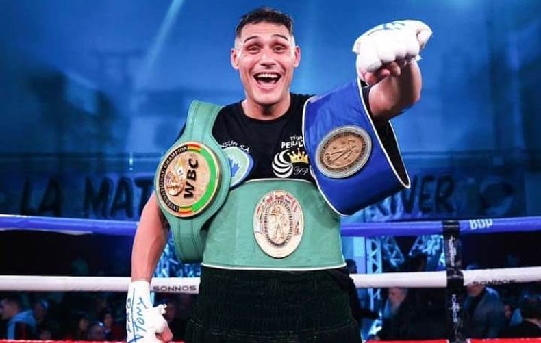 Yamil Peralta retuvo sus tres cinturones de los Cruceros en boxeo.