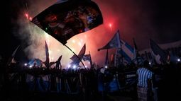 El banderazo de los hinchas de Racing Club del último lunes en Pilar.