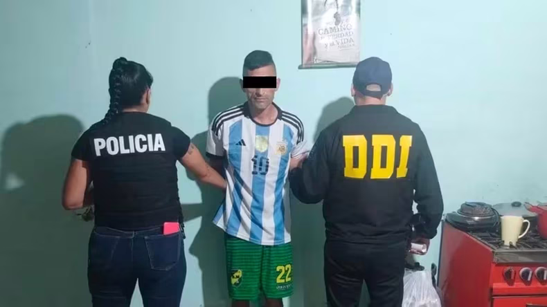 DETENIDO. Tiene 39 años y antecedentes por robo. Buscan a dos cómplices.