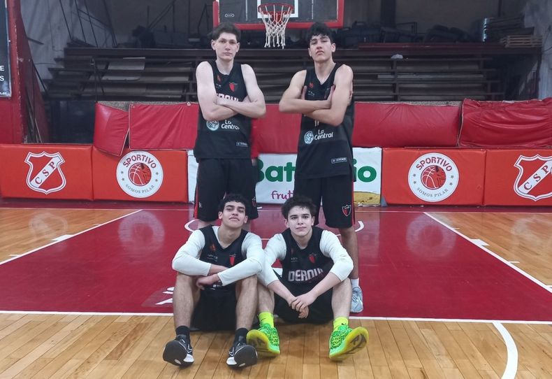 Los Sub 16 masculino de Derqui: Tomás Mondrik, Alejo Sosa, Darko Belaich y Joaquín Cordera.