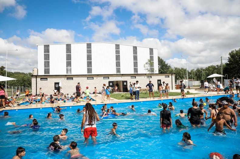 AL AGUA Las piletas de los clubes municipales protagonistas de las Escuelas Abiertas en Verano