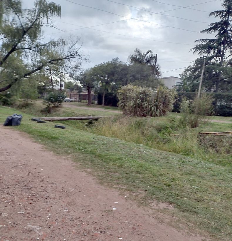 Vecinos de Villa Alpina II agradecen la inmediata respuesta del Municipio. Limpieza del Canal y limpieza de calles. Solicitan que continúen las mejoras! Muchas Gracias. Lescano Myriam.