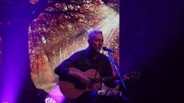 El concierto fue desarrollado en el estudio que el hotel Sheraton acondicionó para shows por streaming..