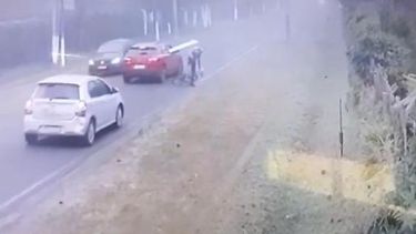 El insólito accidente se registró sobre la calle Mitre en el acceso a Manzanares.&nbsp;