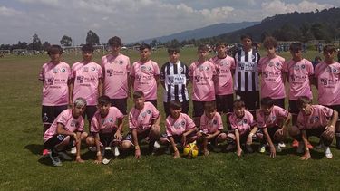 EQUIPO. El plantel de Real Pilar que jugó en el complejo Maracaná de Bogotá.