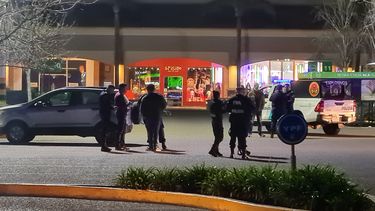 PALMAS DEL PILAR. Las amenazas obligaron a evacuar el shopping, el viernes por la noche.&nbsp;
