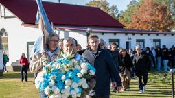 FLORES. Achával junto a veteranos de Malvinas homenajearon a los caídos.