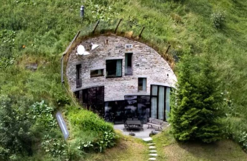 Villa Vals, la casa subterránea más hermosa del mundo. (Villa Vals)..png