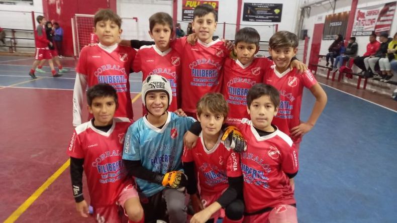 La 2011 de Sportivo ganó y con 8 puntos está a 2 de los líderes..