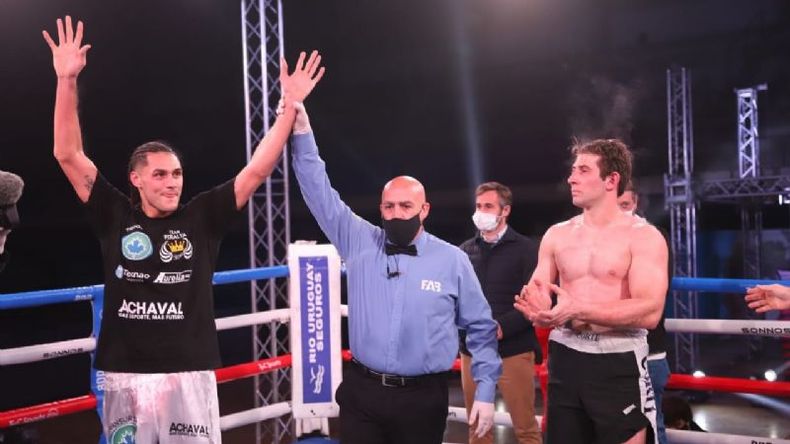 MANOS ARRIBA. Yamil Peralta se dio el gusto de ganar en Pilar (foto prensa Federico Achával)..