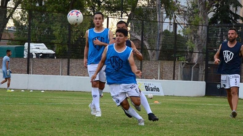 PELOTA. Lucas Chambi sería titular este sábado ante San Martín. .
