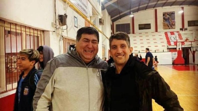 Jony Treise, actualmente jugador de Regata Corrientes, disfrutó de unas vacaciones en Pilar y aprovechó para encontrarse con Javier Prodan, formador de basquet de Pilar..