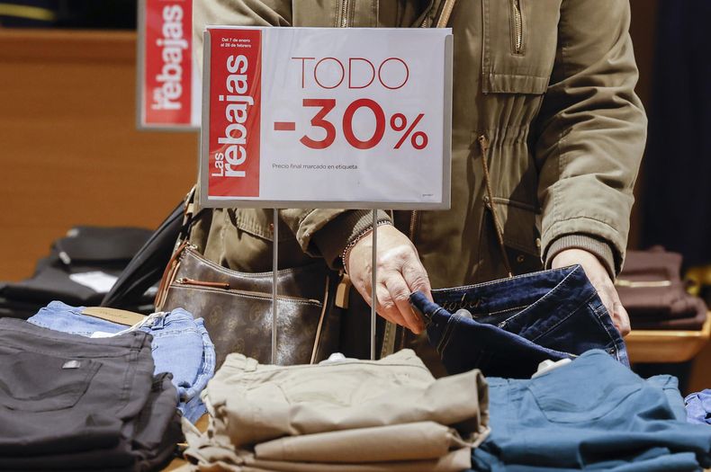 Lanbspventa de ropa cay entre mayo y junio un 77 interanual