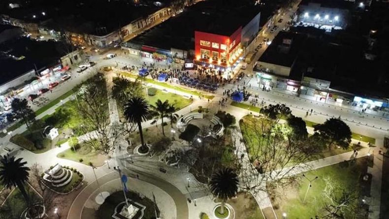 No nací acá, llegué a los 8 años, pero qué orgullo y felicidad me da sentirme 100% pilarense por elección hace casi 30 años y seguir eligiendo vivir acá cada día de mi vida! Hoy ver nuestra plaza más linda que nunca, me llena de más amor por este pueblo! Te amo Pilar. Belu..