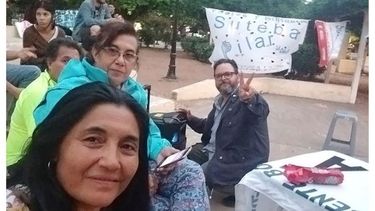 RECLAMO. Los alumnos y docentes realizaron una radio abierta..