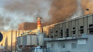 Incendio en una fábrica del Parque Industrial