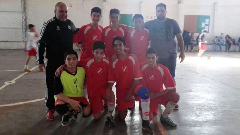PREPARADOS. La categoría 2002 de Sportivo..