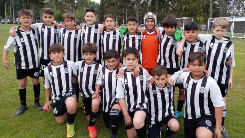 PRUEBAS. Las infantiles de Real Pilar juegan el torneo B de AFA..