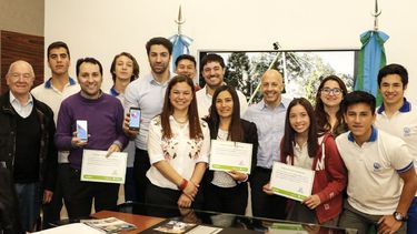 Reconocieron a alumnos que desarrollaron app sobre educación sexual