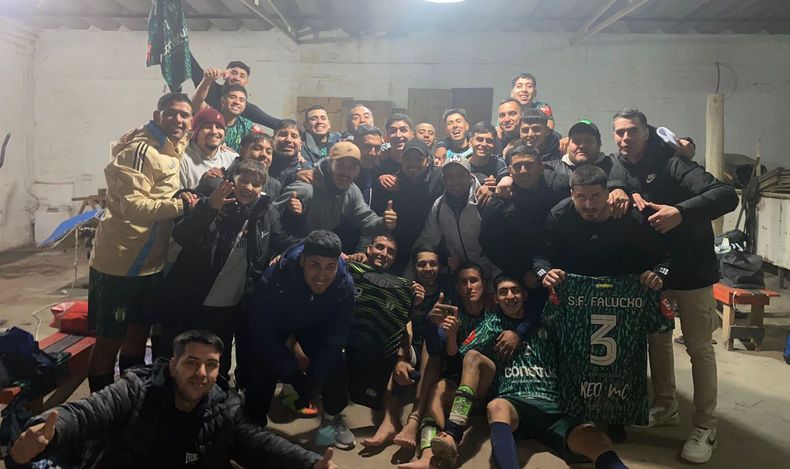 Falucho sufri&oacute; pero gan&oacute; para seguir al frente de su zona.