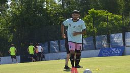 CITADO. Nahuel Ríos espera su oportunidad de ser titular en Luján.