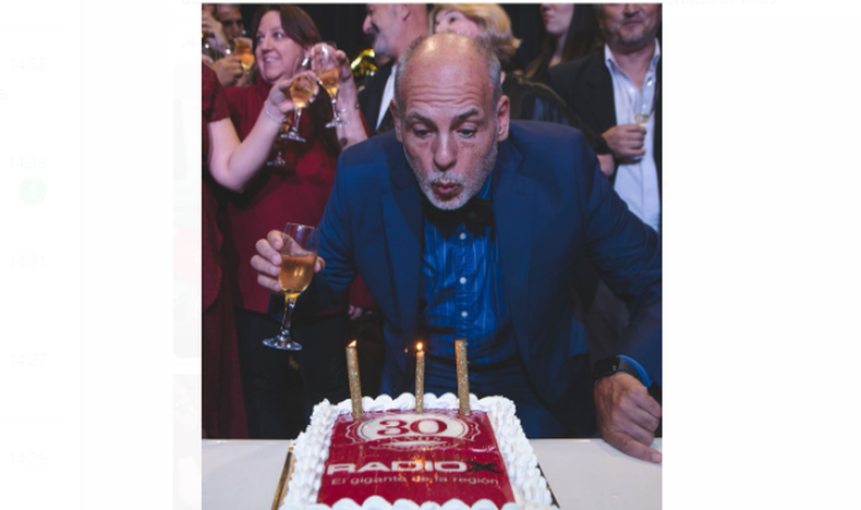Víctor Ghiglione, fundador de Radio X, celebró el 30 aniversario de la emisora.