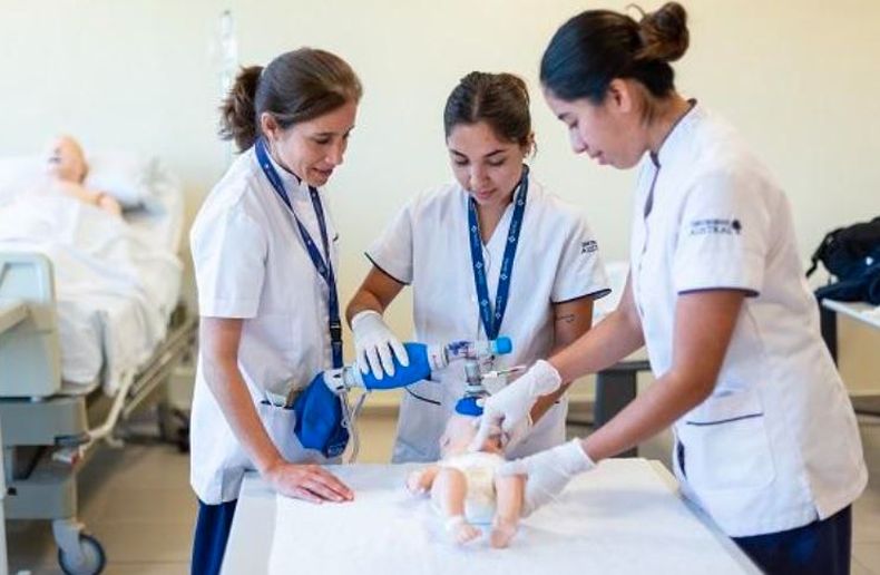 La Universidad Austral vuelve a ofrecer curso de ingreso gratuito para Enfermería.