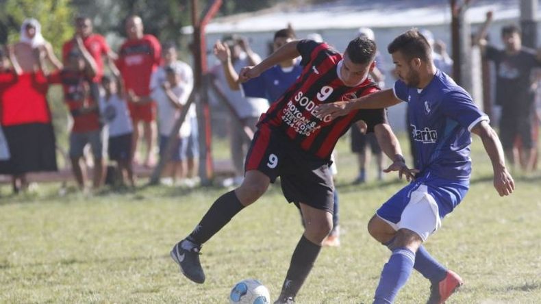 Villa Rosa goleó 3-0 a Unión en cuartos..