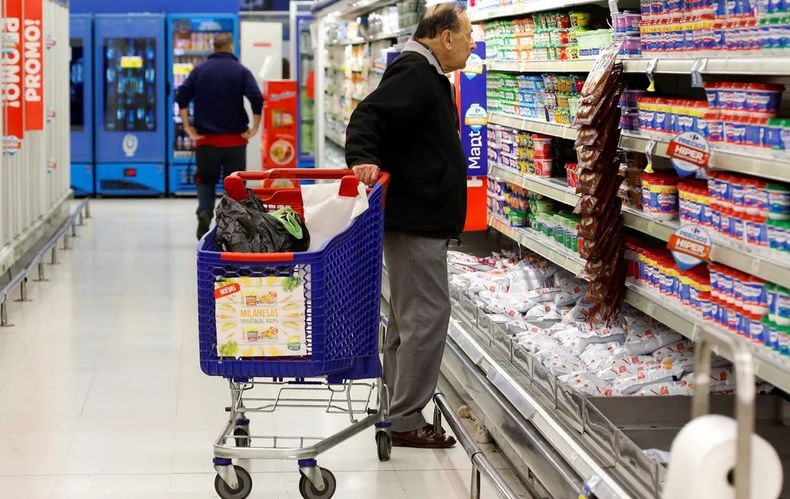 Llenar el changuito en la provincia de Buenos Aires, cada vez más caro.