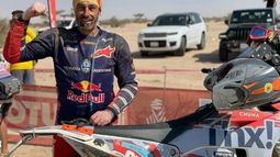 FELIZ. Notti tras haber culminado la última etapa del Dakar..
