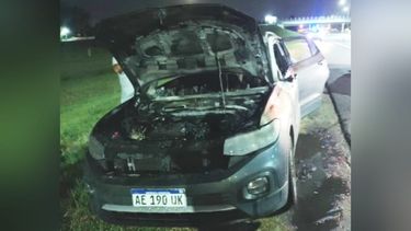 El auto se incendió en el kilómetro 41 de la Panamericana.&nbsp;