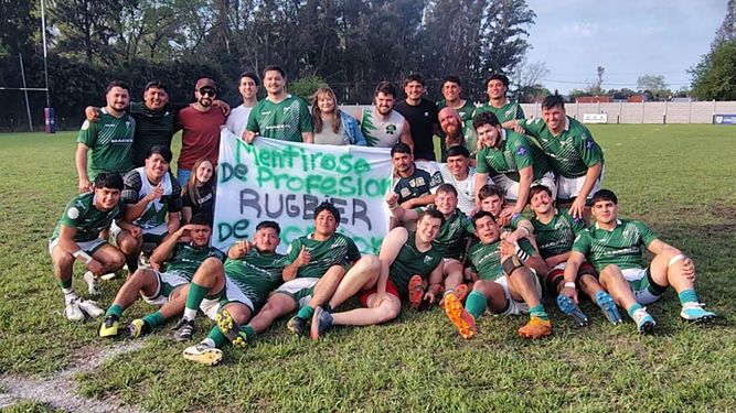 El festejo de Los Pinos en La Lonja con sus debutantes en Superior.