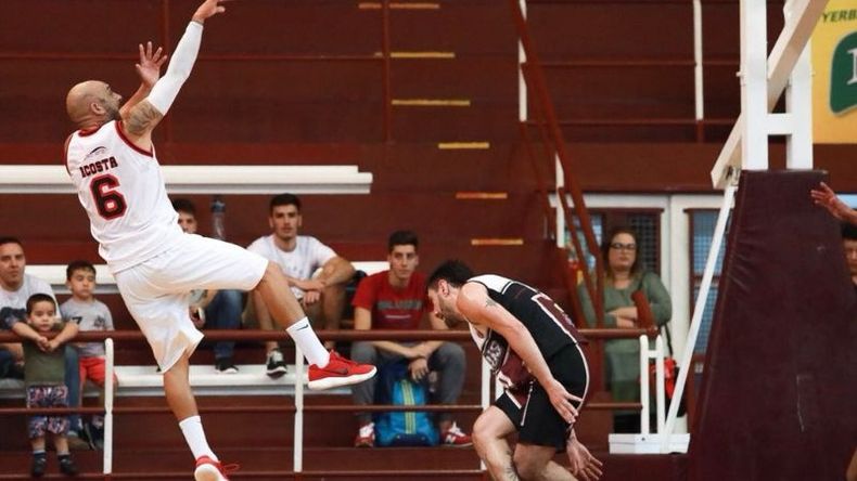 BOMBARDERO. Sebastián Acosta fue una pesadilla para el Granate. Foto: Prensa Lanús..