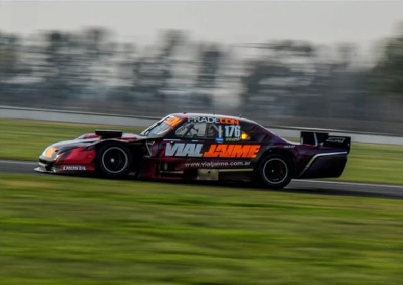 RECUPERACIÓN. El Dodge de Nicolás Jaime tuvo un andar sólido en la final para ganar lugares y llegar 4º en la final.