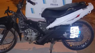 La moto secuestrada luego del operativo llevado a cabo en Pilar.