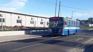 OBRAS. En la zona se hicieron asfaltos y dársenas para colectivos. .