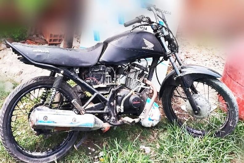 En el allanamiento fue encontrada la moto del sujeto buscado.&nbsp;