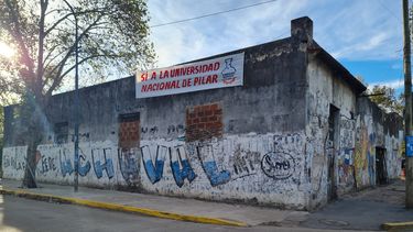 ESQUINA SIN OCHAVA. Bar de Samatán, frente a la estación de Pilar. &nbsp;&nbsp;