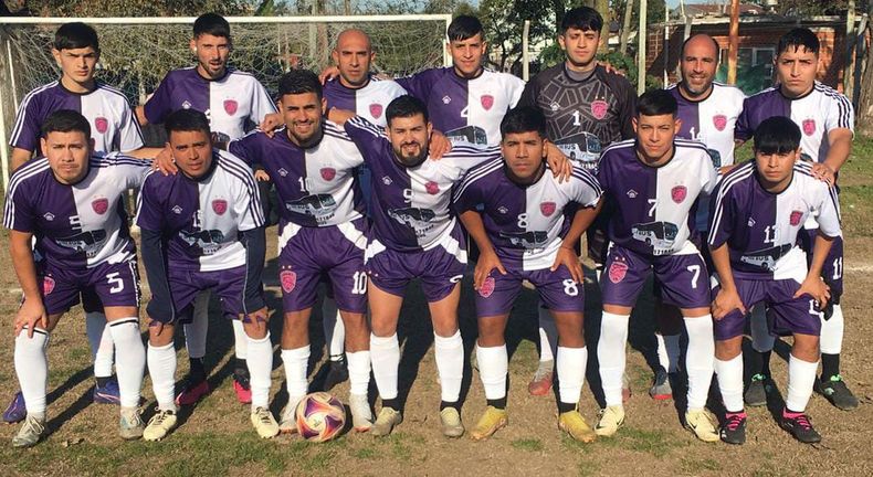 EQUIPO. El once inicial de Leones que ganó un partido clave para seguir en la pelea por el título.